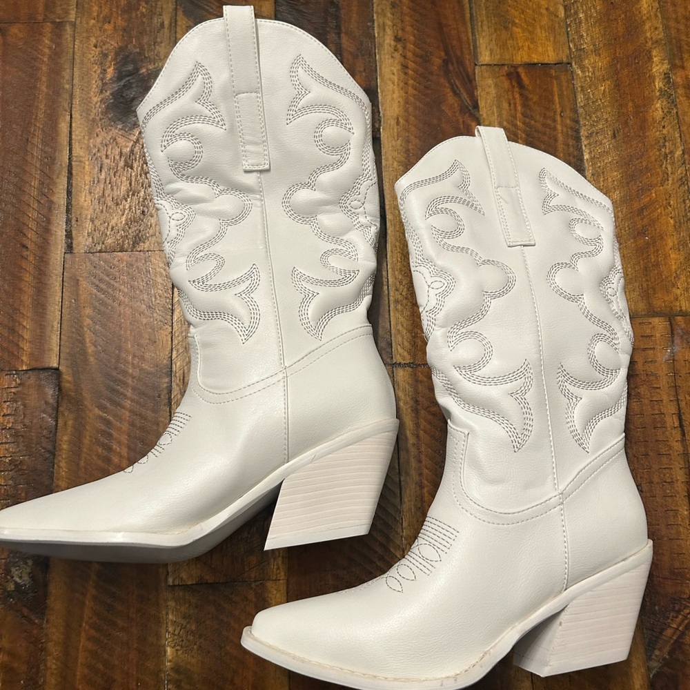White Western Cowboy Boots